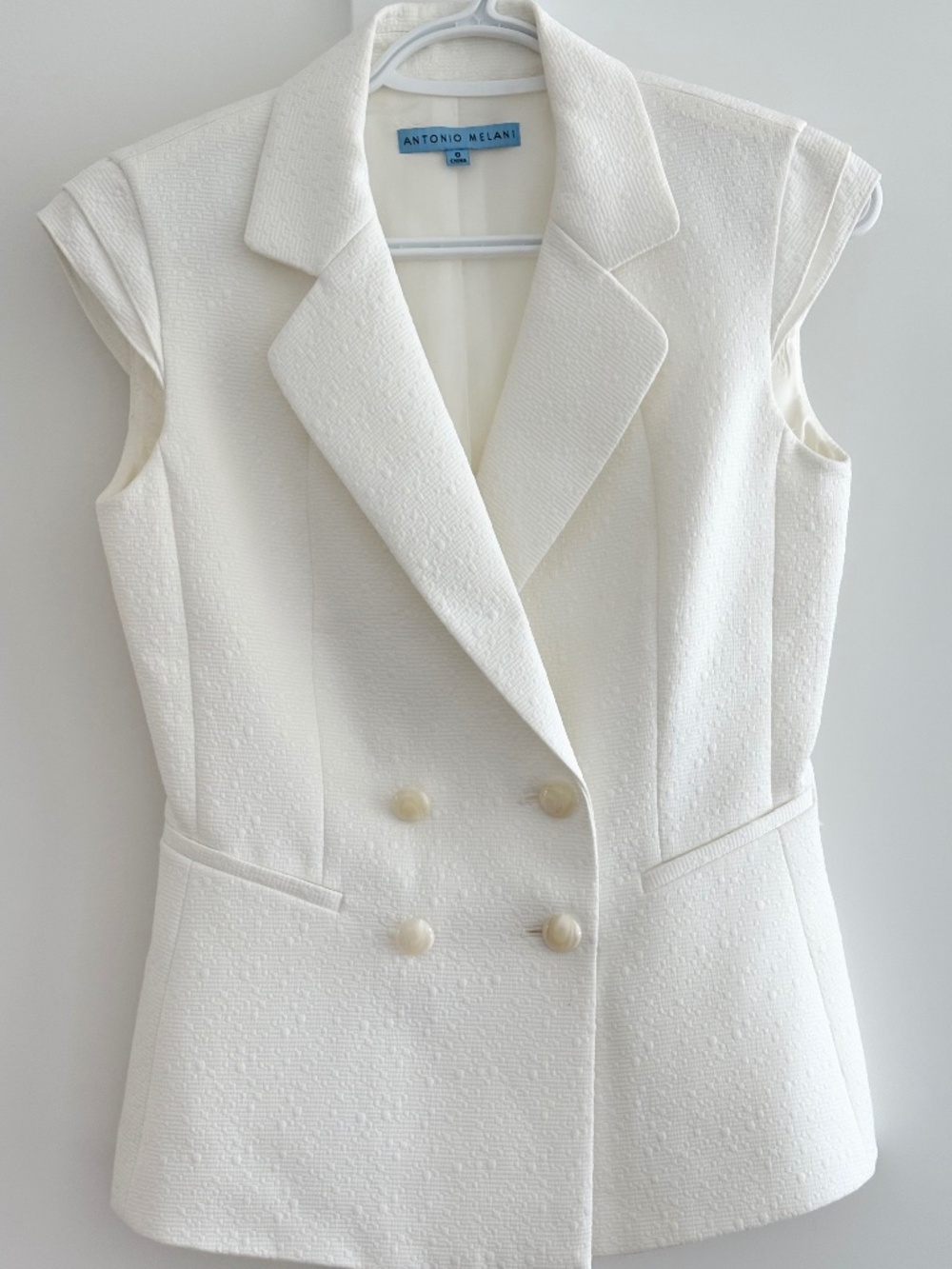 Antonio Melani Textured Sleeveless Blazer Vest 🤍